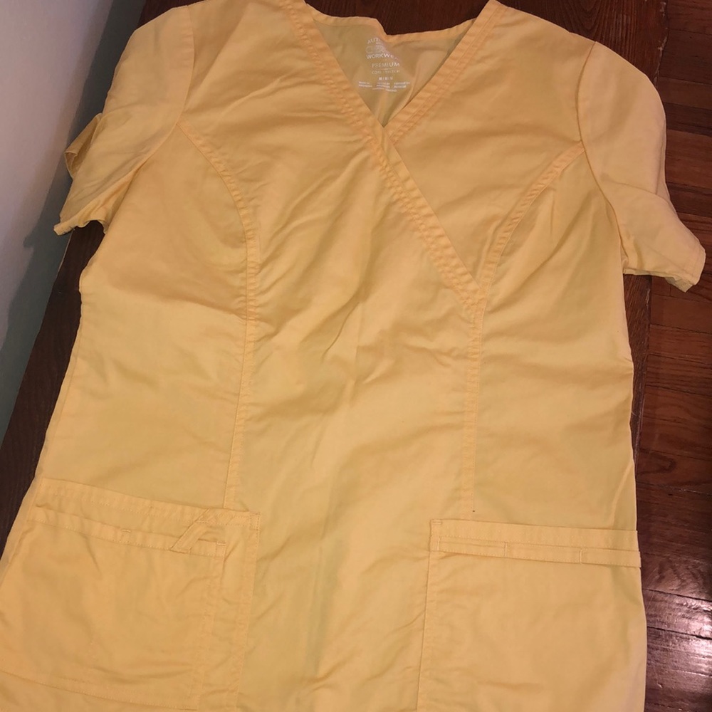 Cherokee Pale Yellow Scrub Top